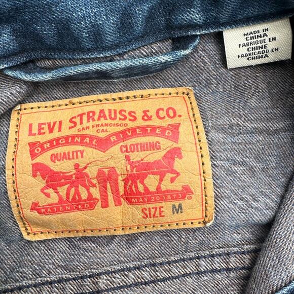 Levi’s Premium Denim Jean Original Trucker Jacket Dark Wash Mid Weight Classic M - Picture 3 of 10